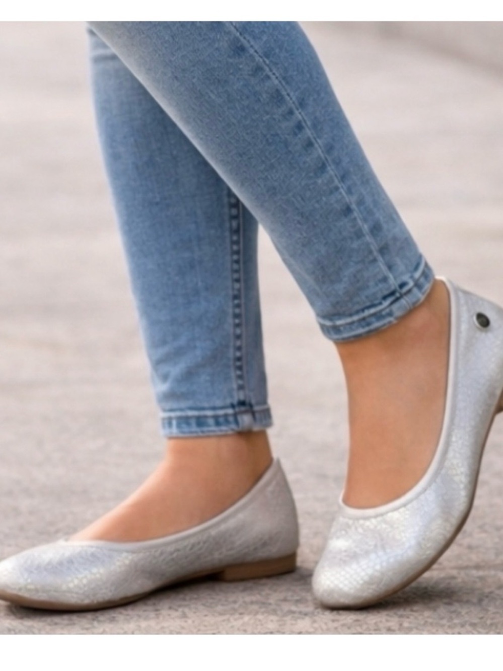 Hush Puppies Silver Textured Ballet Flats